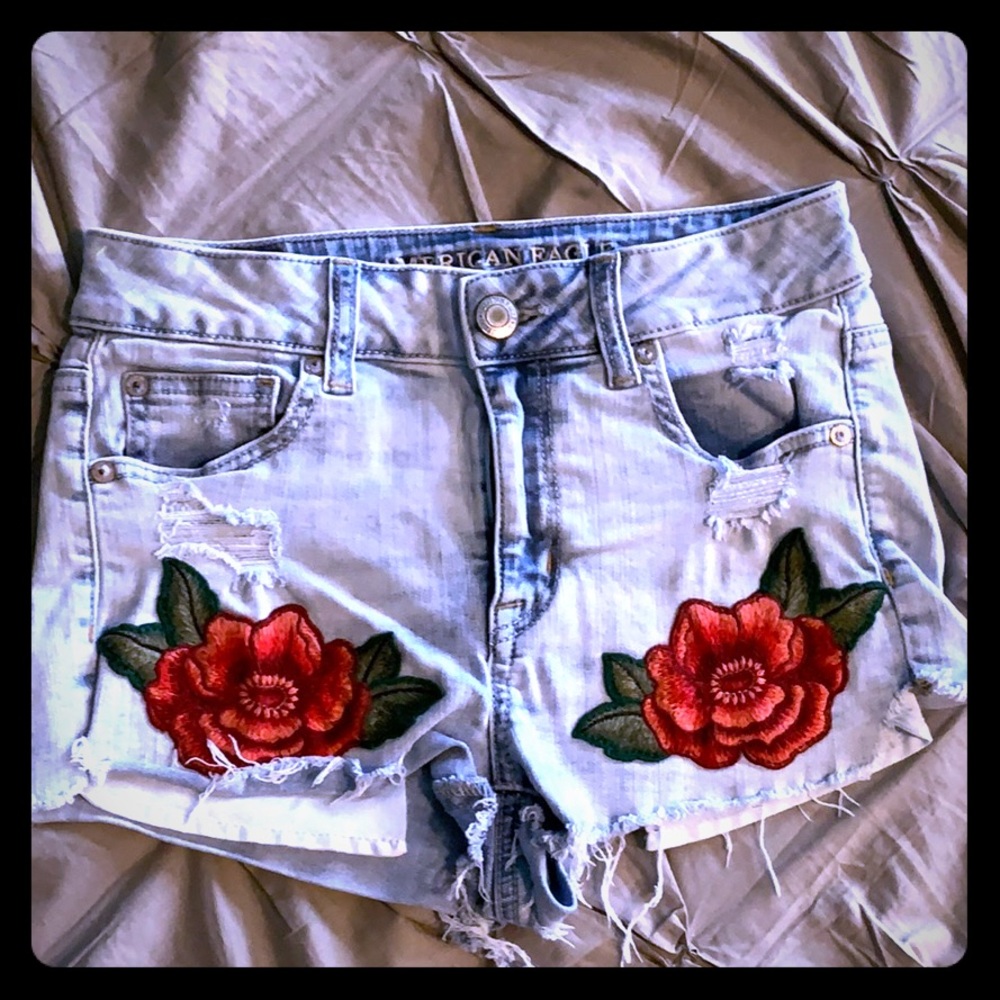 American Eagle Rose Patch Shorts - image 1